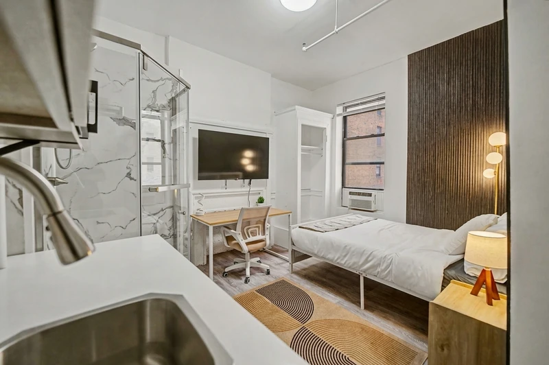 a studio in Upper West Side photo 6