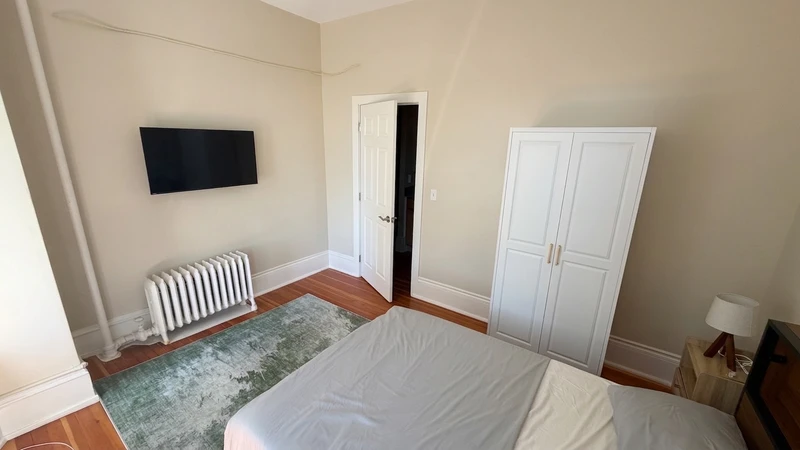 a room in Downtown Seattle photo 5