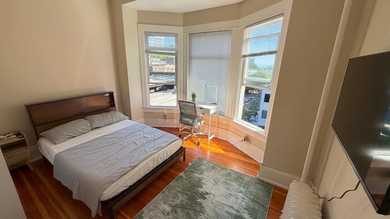a room in Downtown Seattle photo 3