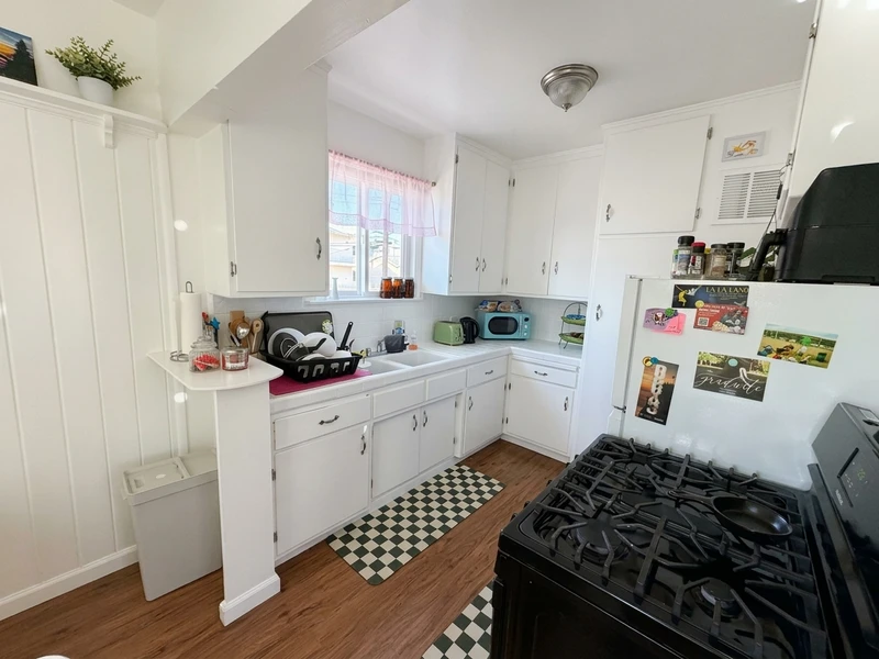 private room in Burbank photo 4