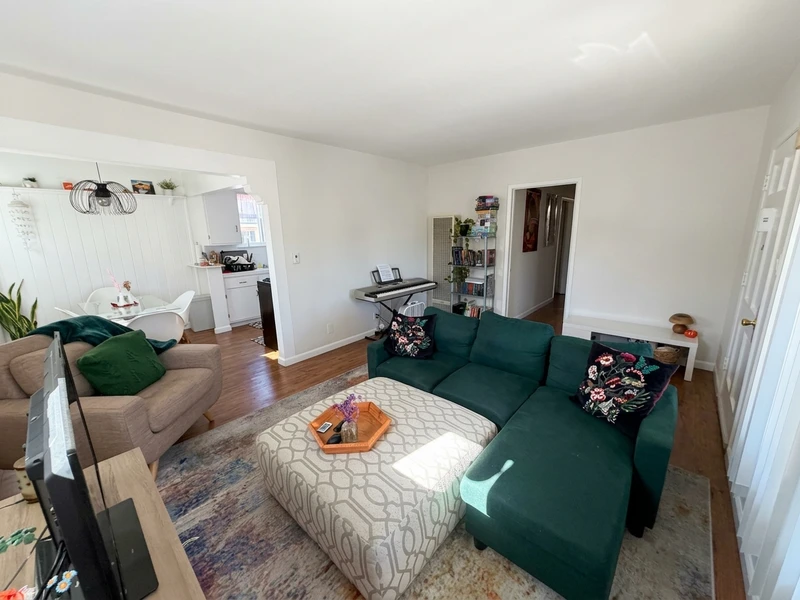 private room in Burbank photo 3