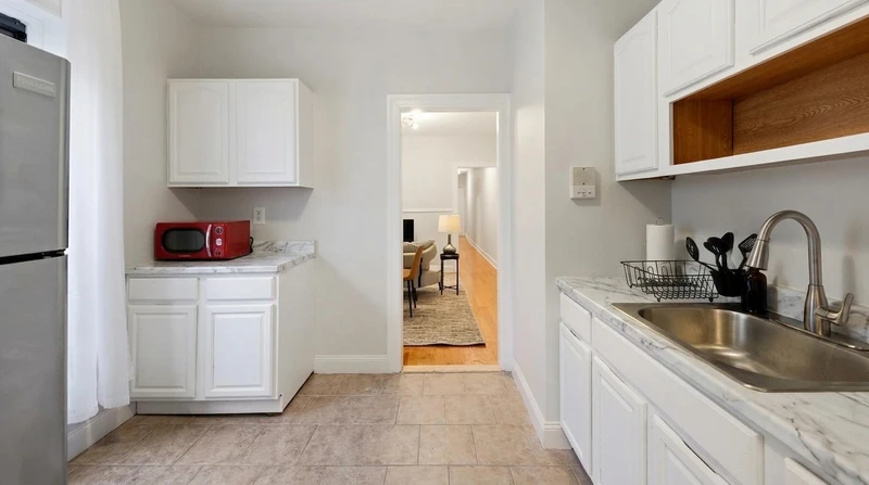 a room in Crown Heights photo 4