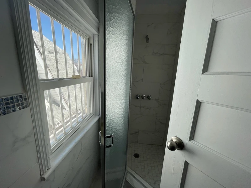 3+ bedroom in Midwood photo 6