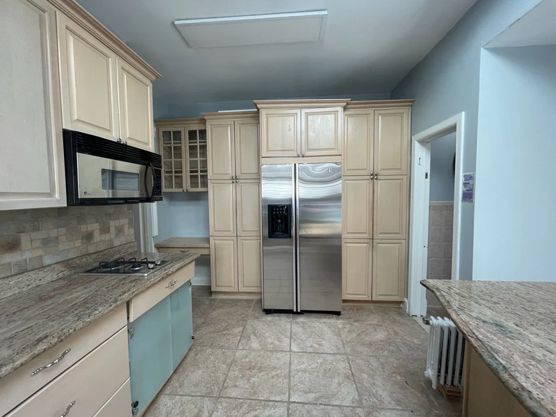 3+ bedroom in Midwood photo 15