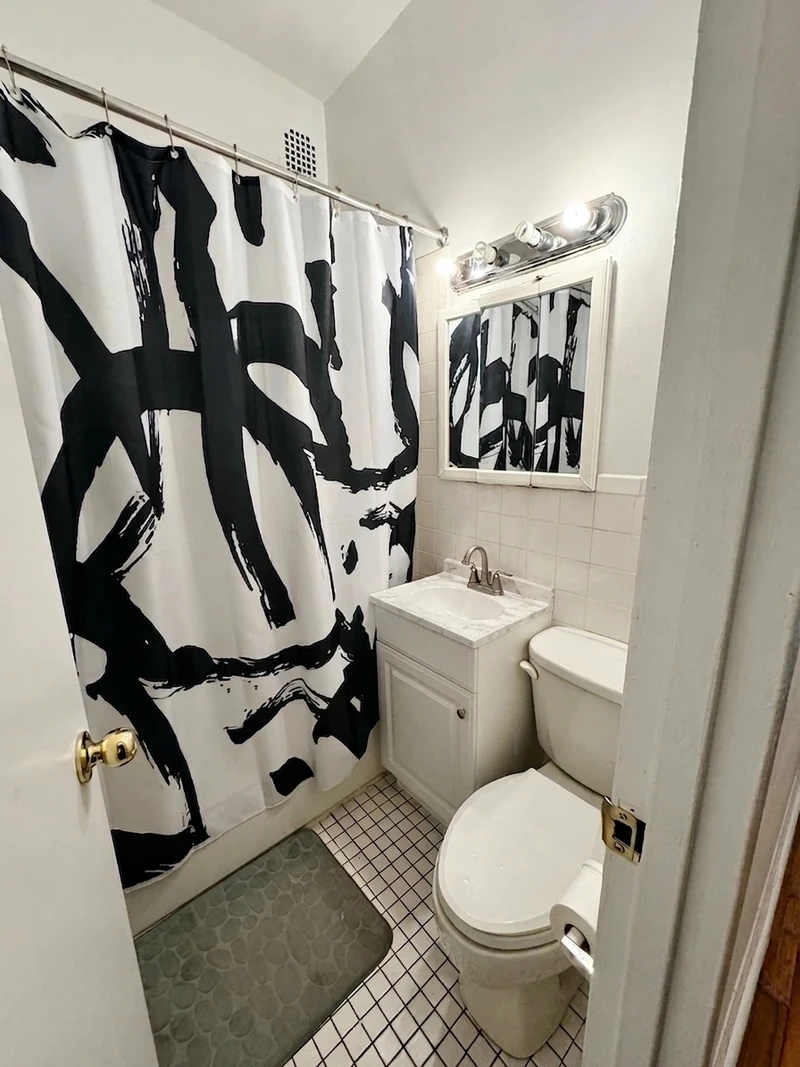 a studio in Hell's Kitchen photo 4