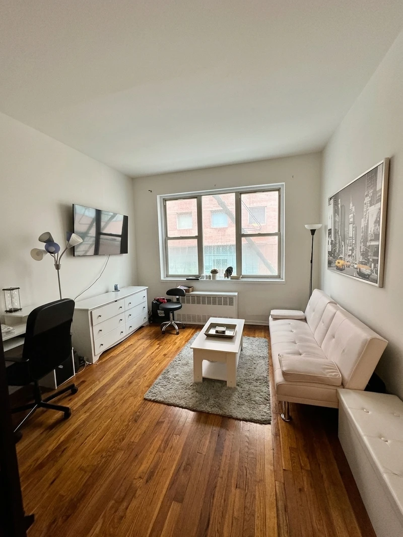 a studio in Hell's Kitchen photo 2