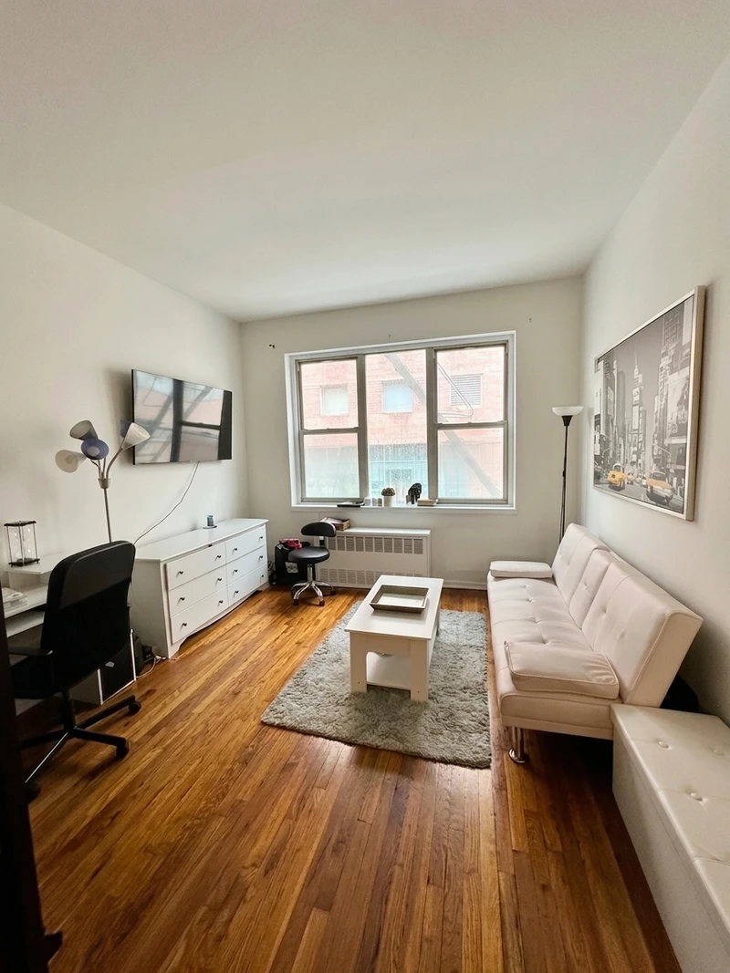 a studio in Hell's Kitchen photo 2