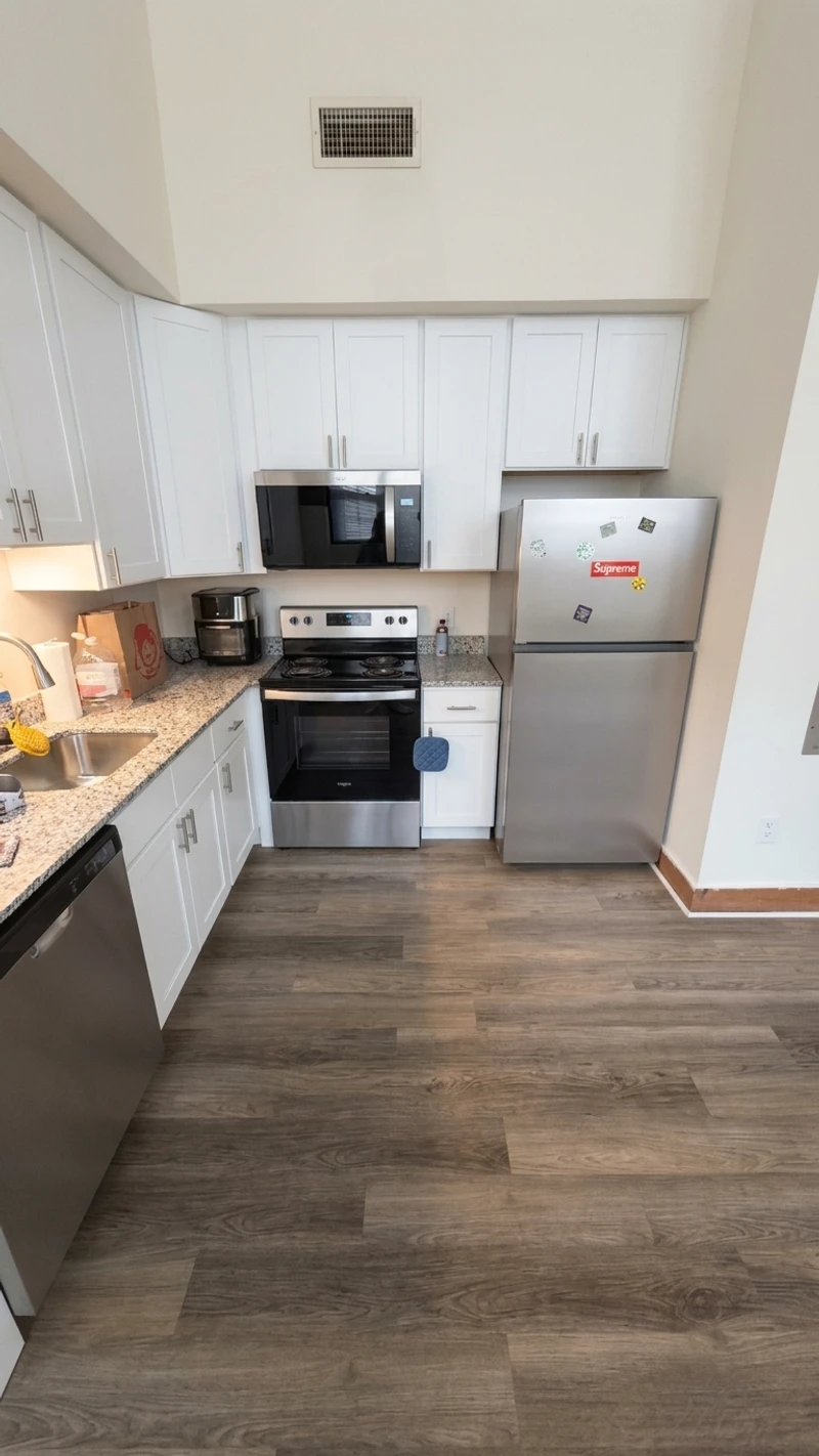 2 bedroom in 1st Ward photo 5