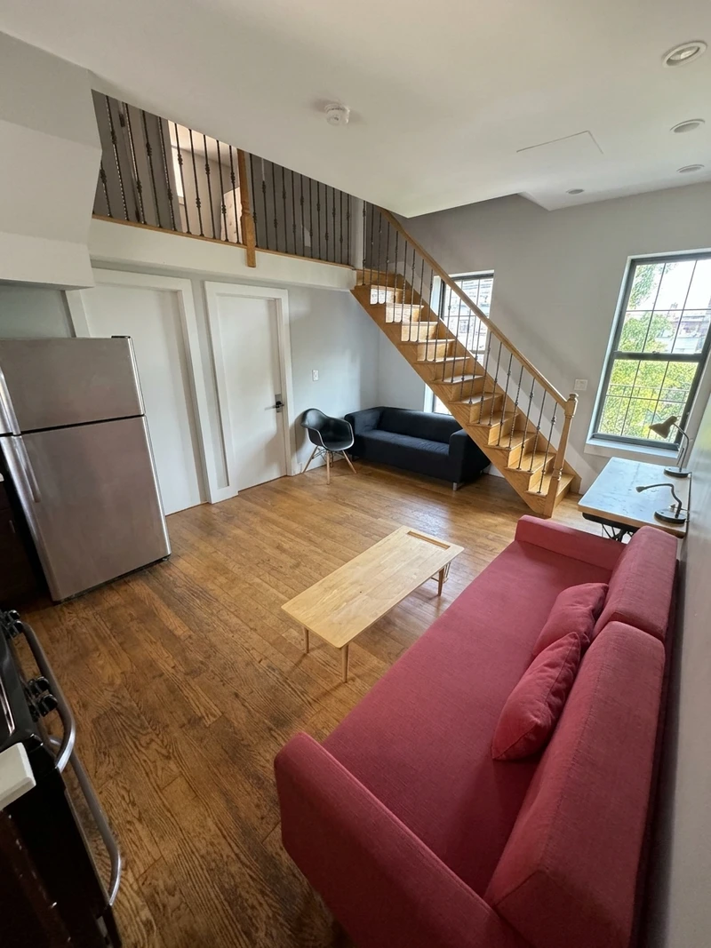 a room in Bedford-Stuyvesant photo 2