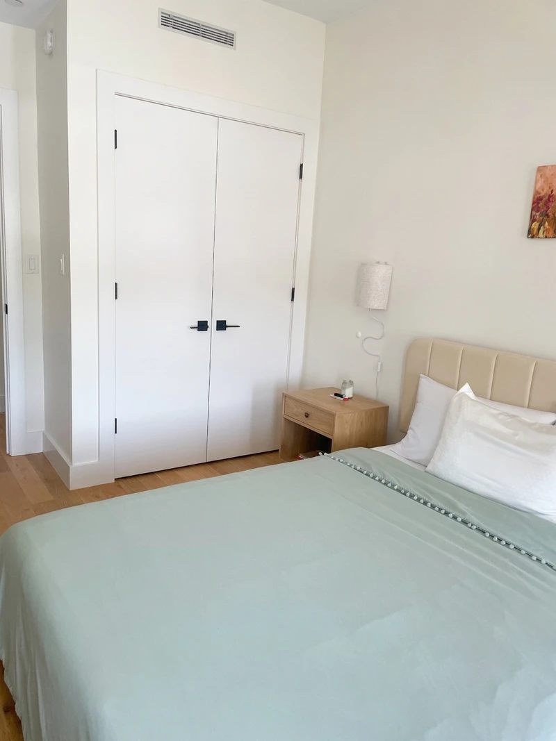 private room in Ridgewood photo 2