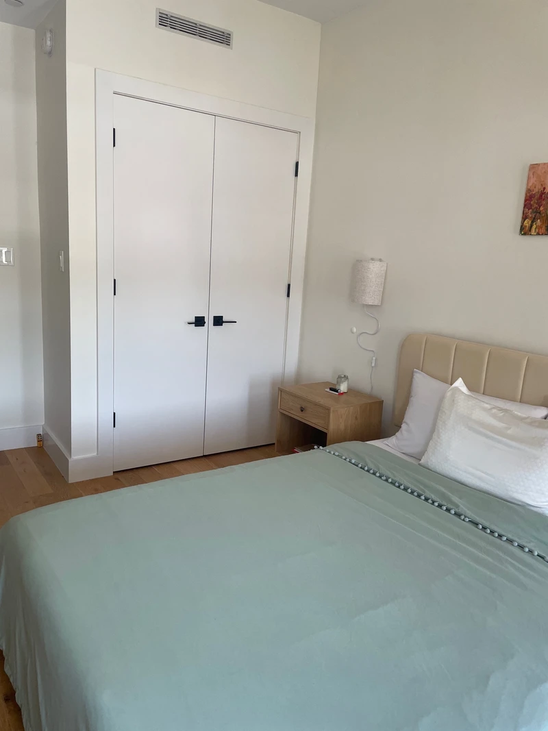 private room in Ridgewood photo 2