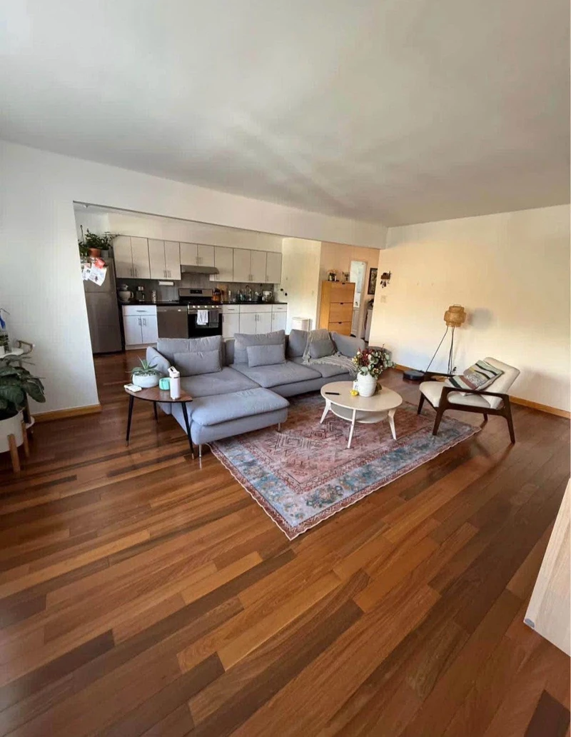 2 bedroom in Astoria photo 2