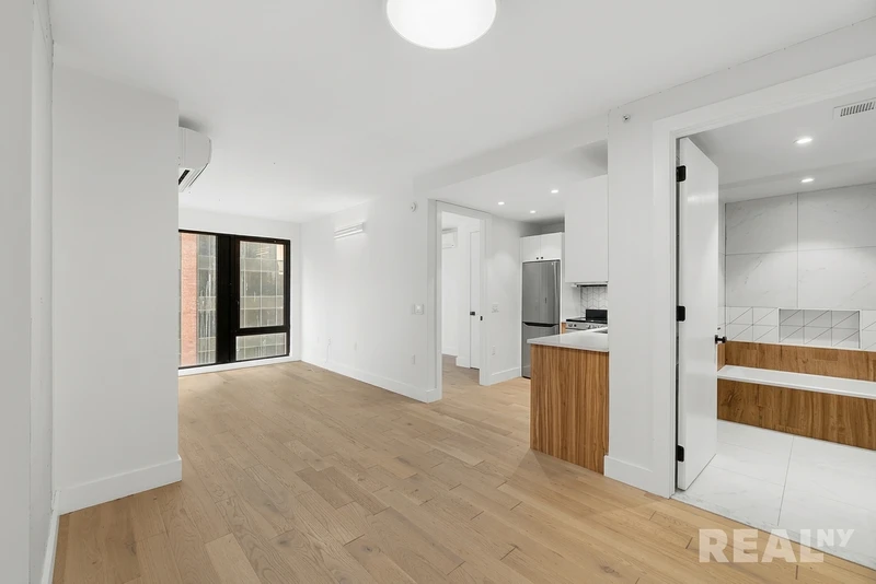 1 bedroom in Harlem photo 5