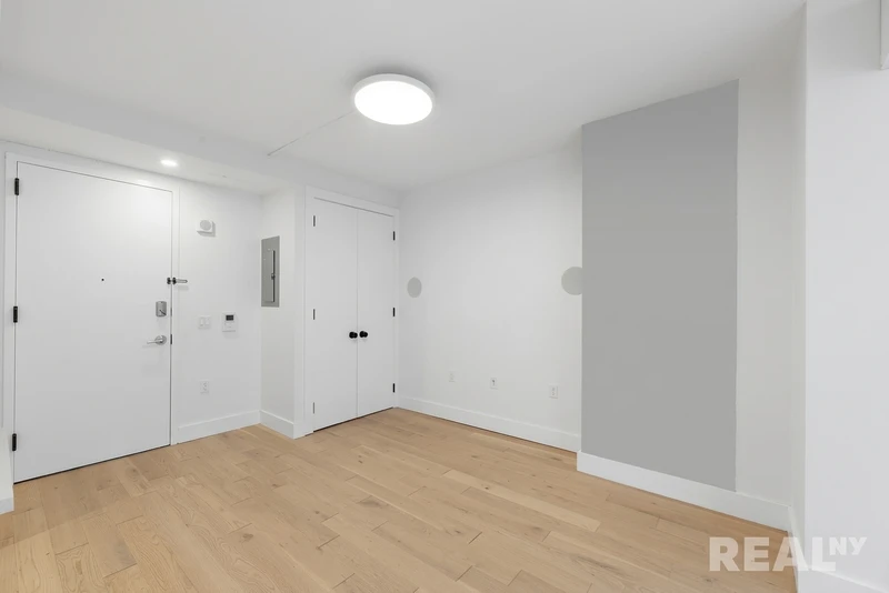 1 bedroom in Harlem photo 5