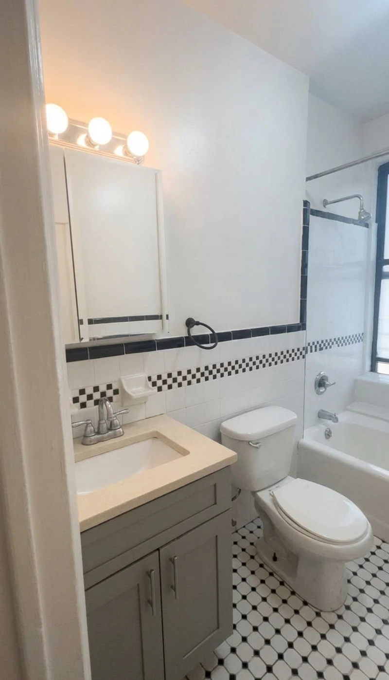 a room in Morningside Heights photo 4