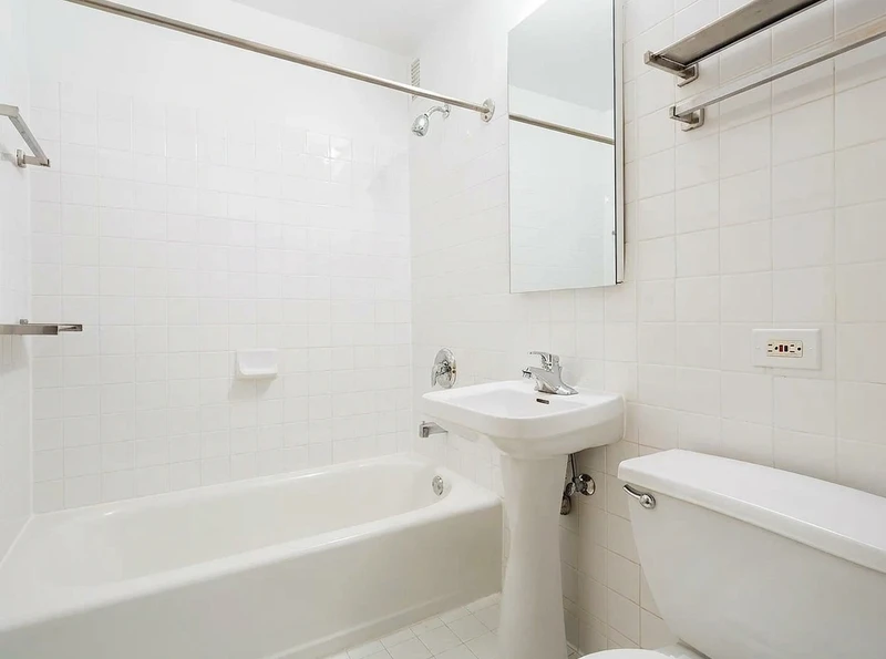 a room in Hyde Park photo 6