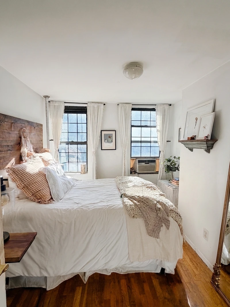 1 bedroom in East Village photo 6