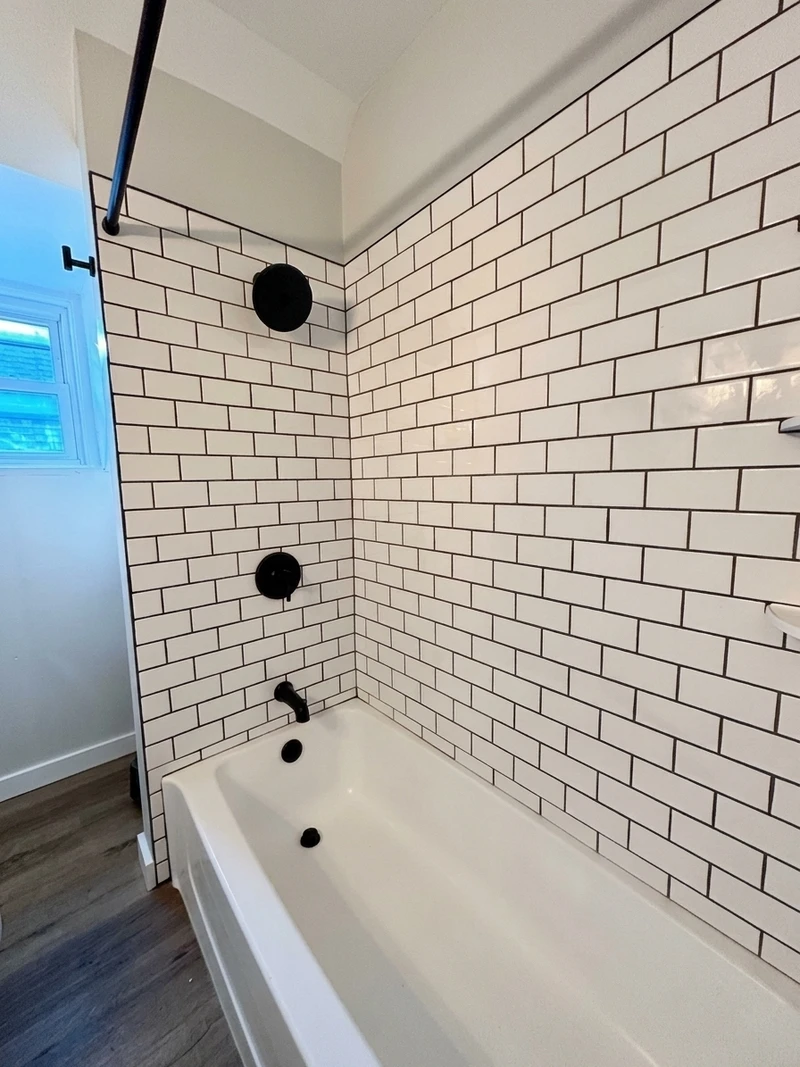 2 bedroom in Larimer photo 5