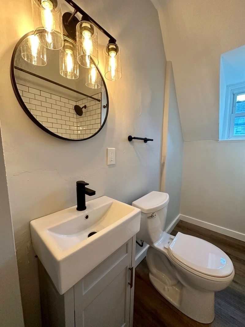 2 bedroom in Larimer photo 10