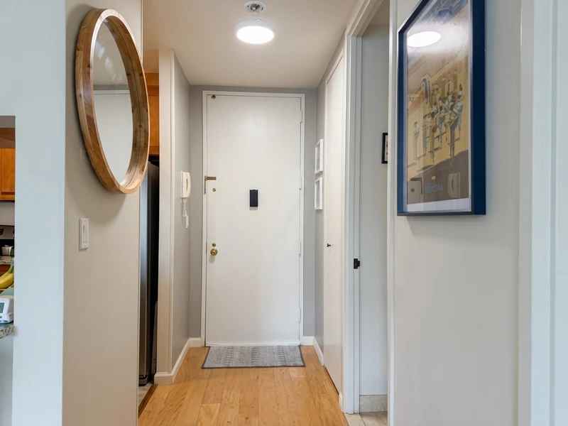 1 bedroom in Theater District photo 7