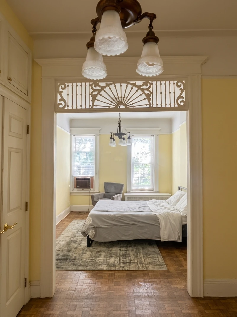 a room in Greenpoint photo 2