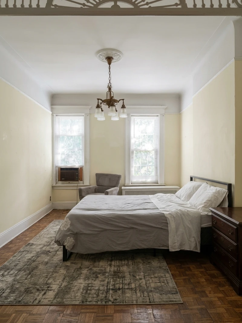 a room in Greenpoint photo 3