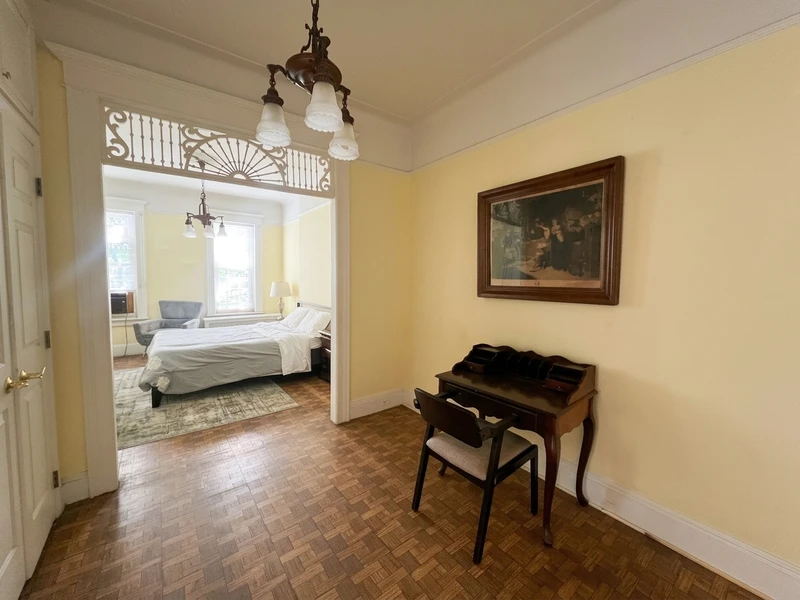 a room in Greenpoint photo 5