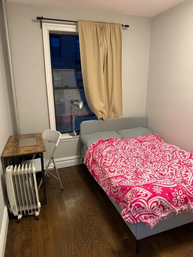 a room in Sugar Hill photo 3