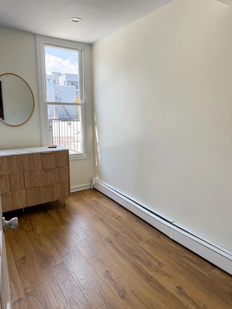 a room in Hoboken photo 2