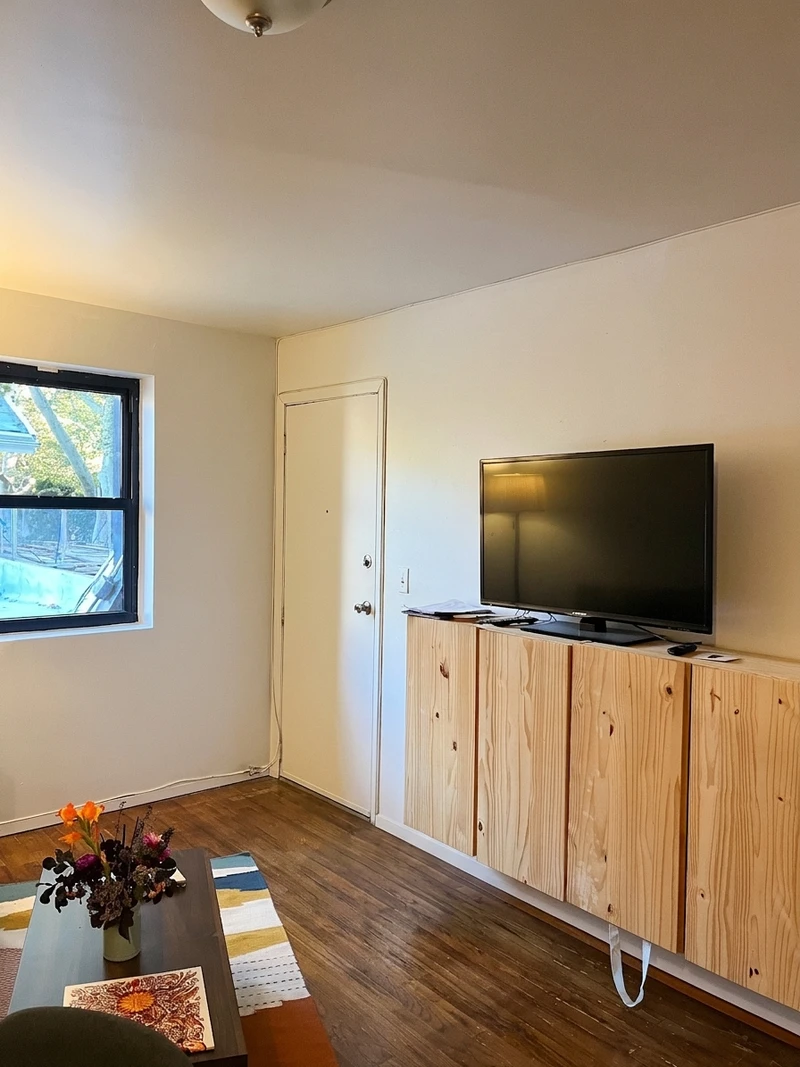 2 bedroom in Clinton Hill photo 7