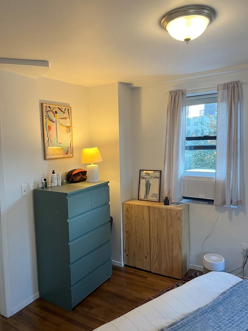 2 bedroom in Clinton Hill photo 8