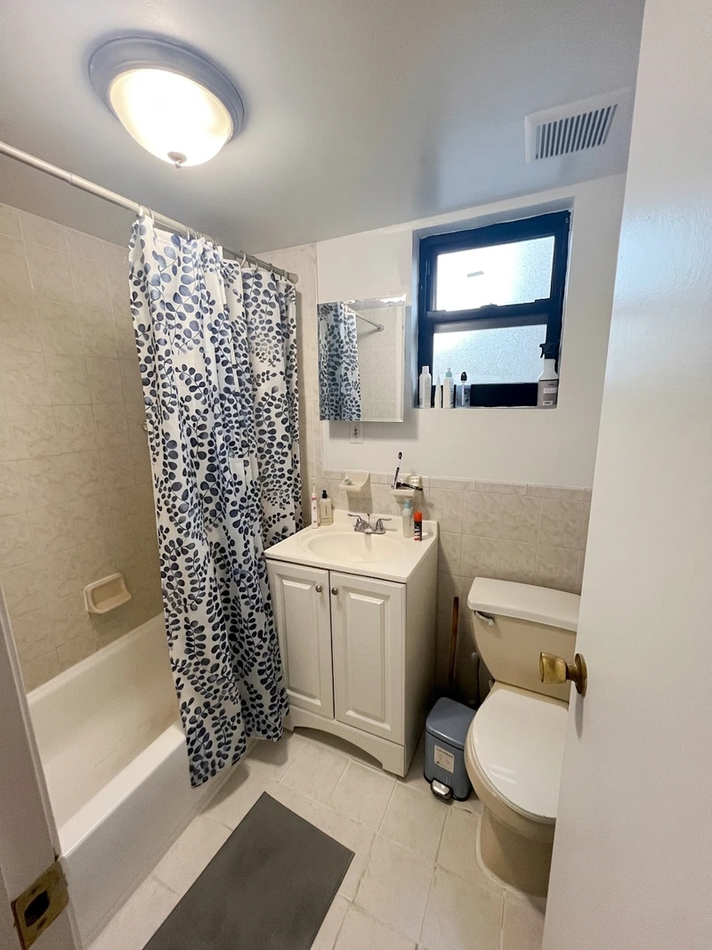2 bedroom in Clinton Hill photo 10