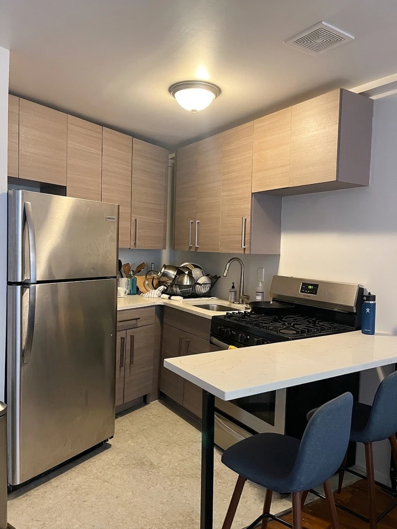 2 bedroom in Clinton Hill photo 3
