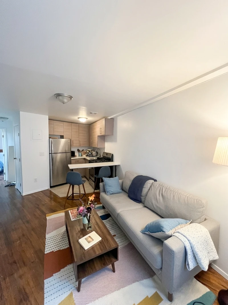 2 bedroom in Clinton Hill photo 5
