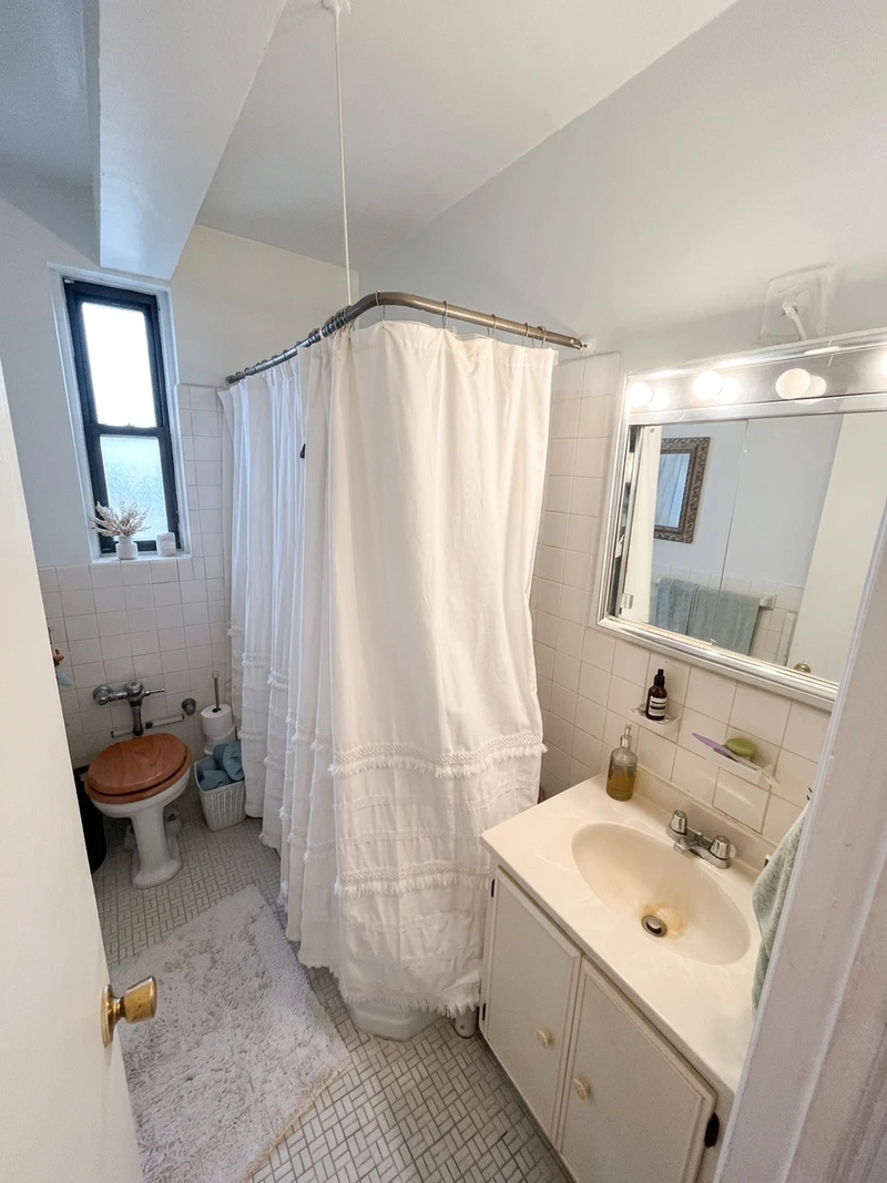 2 bedroom in Upper West Side photo 3
