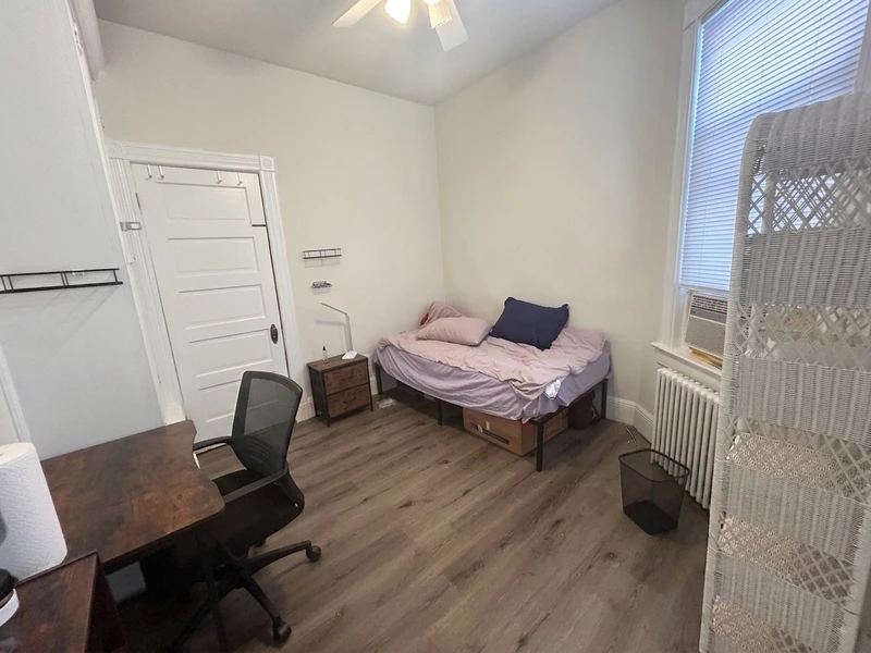 a room in Journal Square photo 3