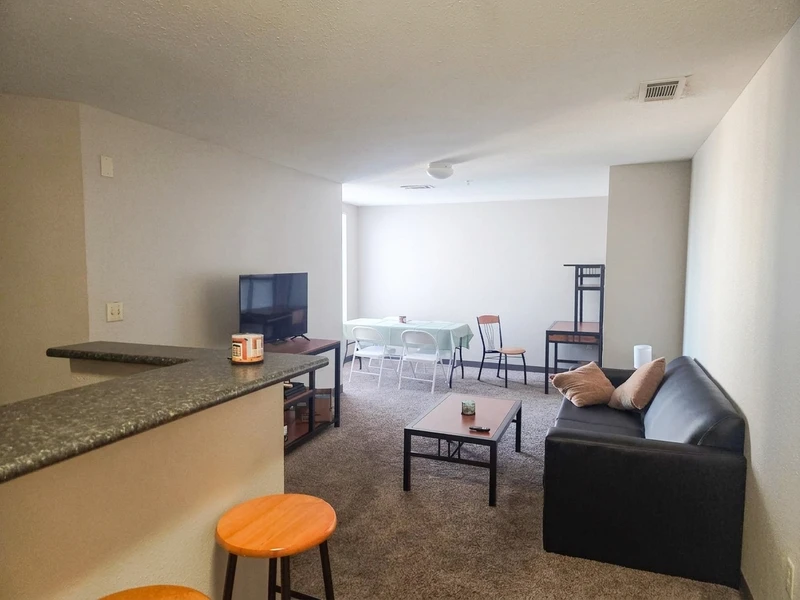 private room in Mt Auburn photo 4
