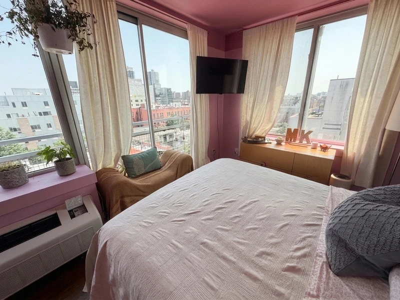 1 bedroom in East Harlem photo 4