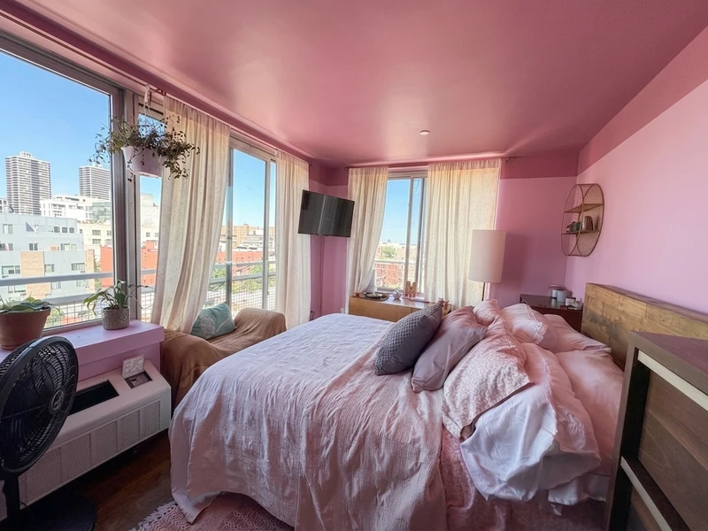 1 bedroom in East Harlem photo 3