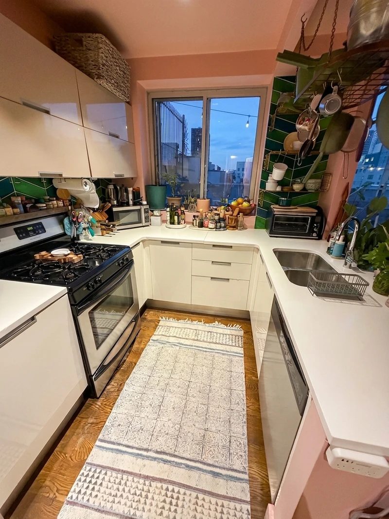 1 bedroom in East Harlem photo 6