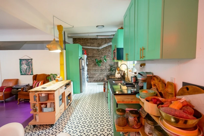 2 bedroom in Red Hook photo 6