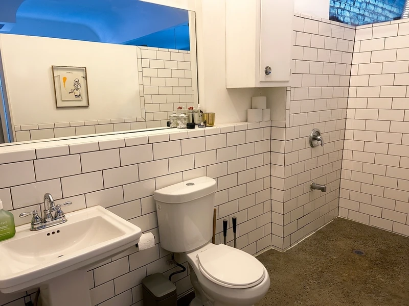 2 bedroom in Red Hook photo 14