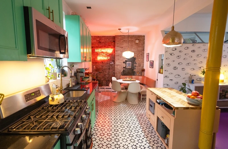 2 bedroom in Red Hook photo 7