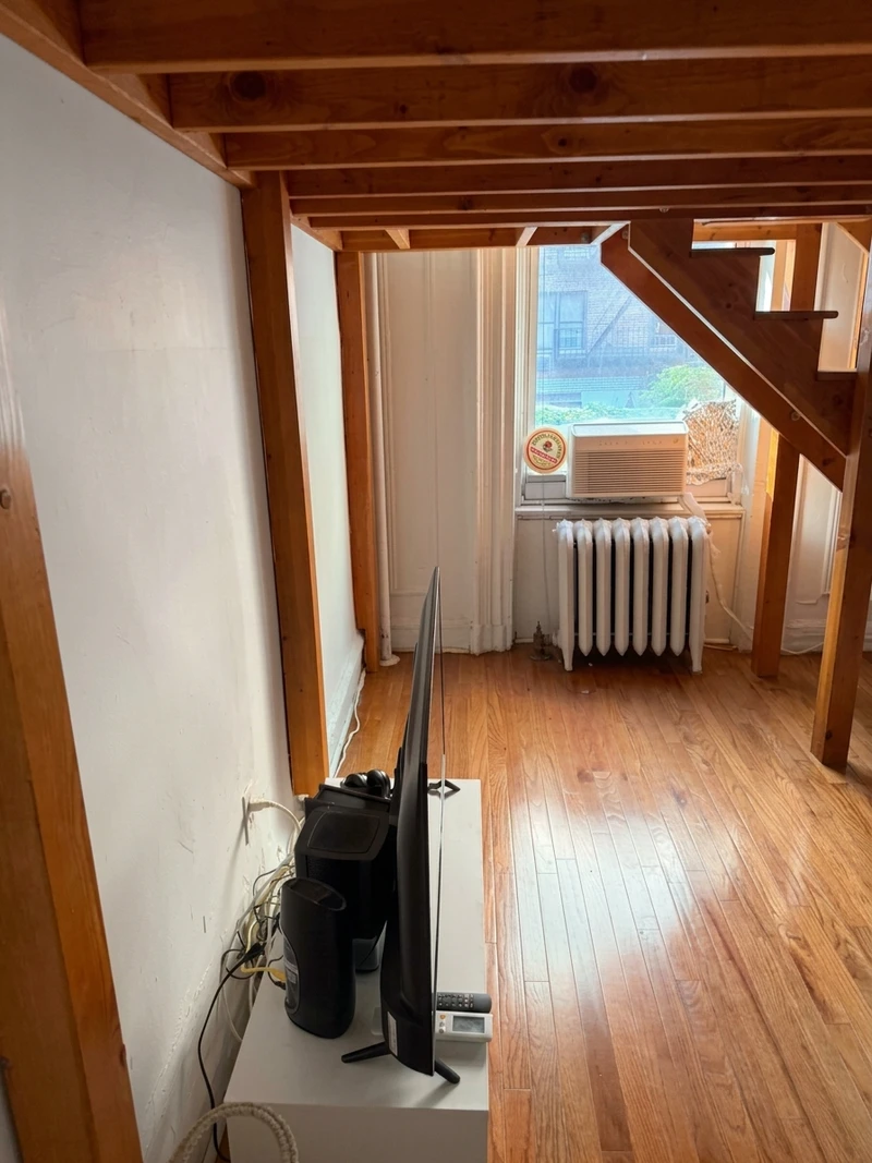 a studio in Hell's Kitchen photo 5