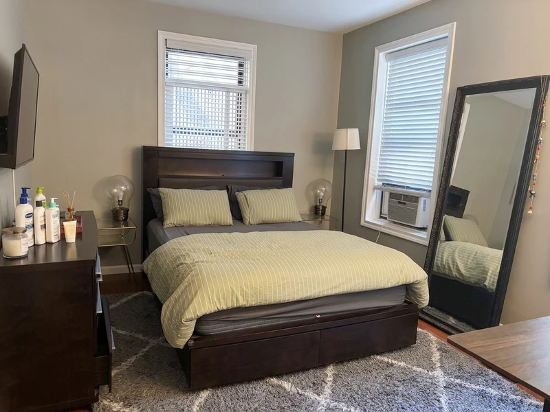 1 bedroom in Inwood photo 5
