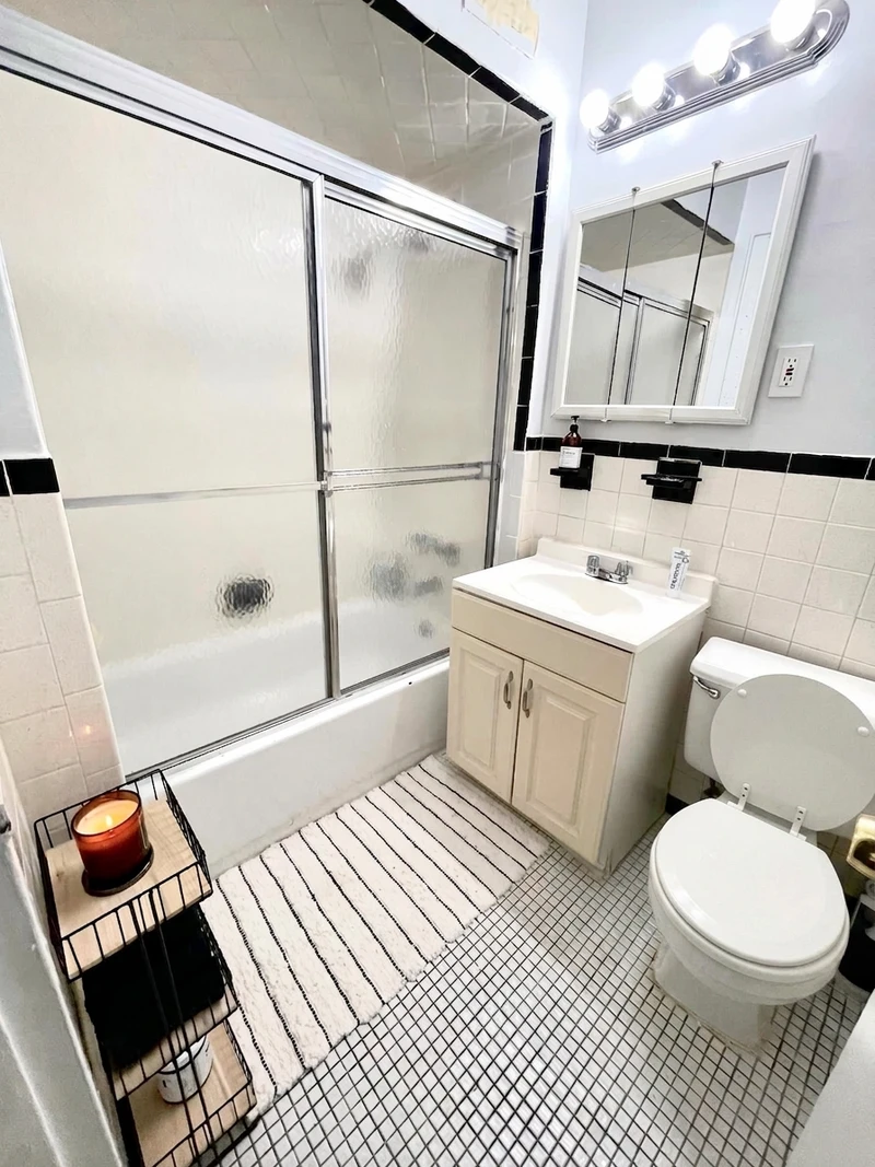 a room in Murray Hill photo 4