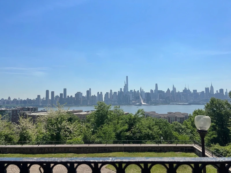 1 bedroom in West New York photo 8