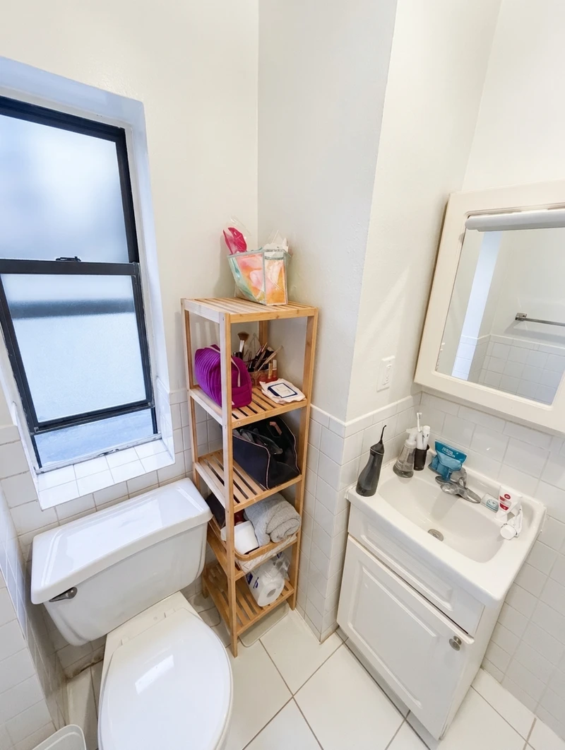 a studio in East Harlem photo 8