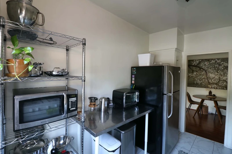 1 bedroom in Sherman Oaks photo 7