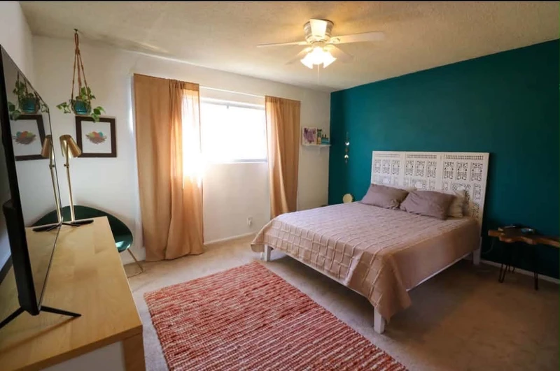 1 bedroom in Sherman Oaks photo 5